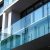 Szklane balustrady w architekturze: bezpieczeństwo i nowoczesny design