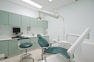 Stomatologia zachowawcza: klucz do zdrowia jamy ustnej i pięknego uśmiechu